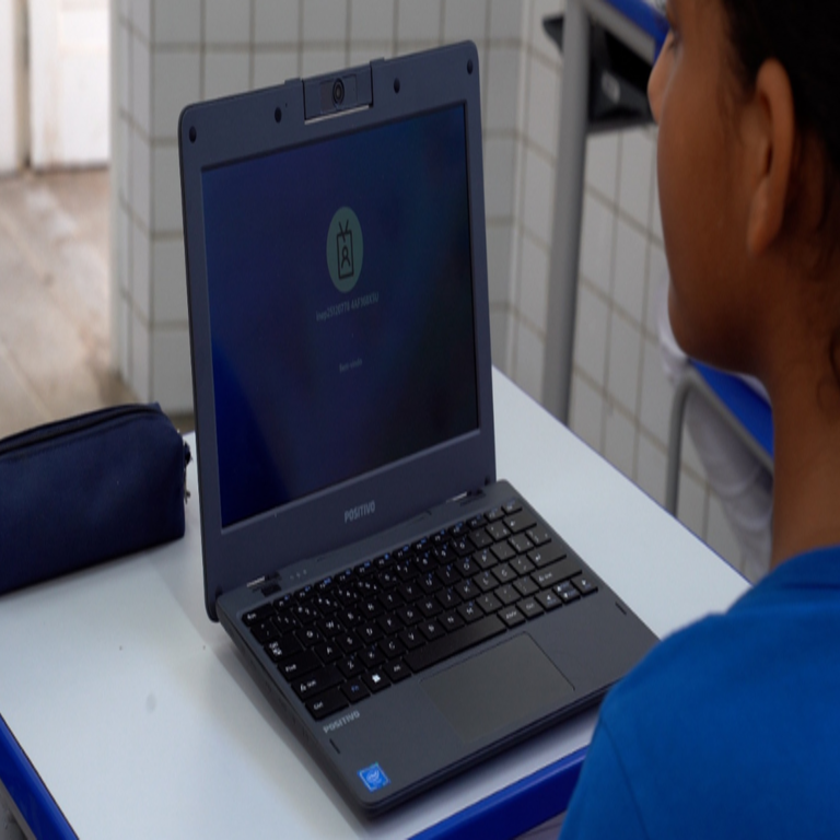 Más de 800 computadoras ya apoyan a personas con autismo en su comunicación, aprendizaje y desarrollo en Brasil. Más de 800 computadoras ya apoyan a personas con autismo en su comunicación, aprendizaje y desarrollo en Brasil.